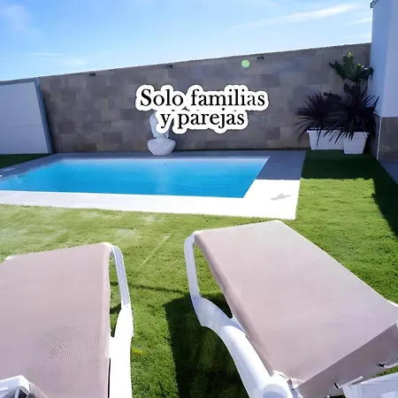 Chalet Con Piscina Privada, Barbacoa Y Garaje En - Es-180-250 * Conil De La Frontera