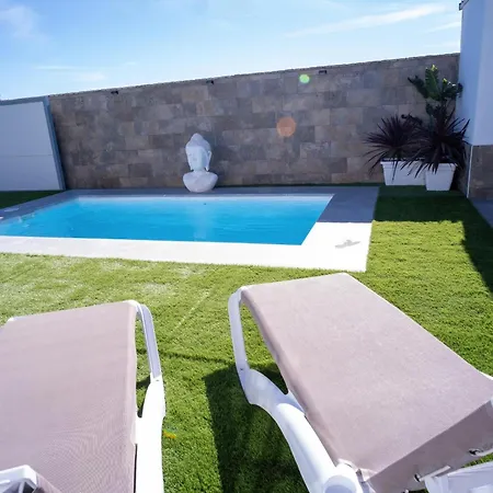 Chalet Con Piscina Privada, Barbacoa Y Garaje En - Es-180-250 Conil De La Frontera