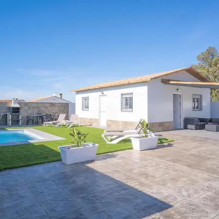 Chalet Con Piscina Privada, Barbacoa Y Garaje En - Es-180-250 Conil De La Frontera