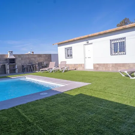Chalet Con Piscina Privada, Barbacoa Y Garaje En - Es-180-250 *